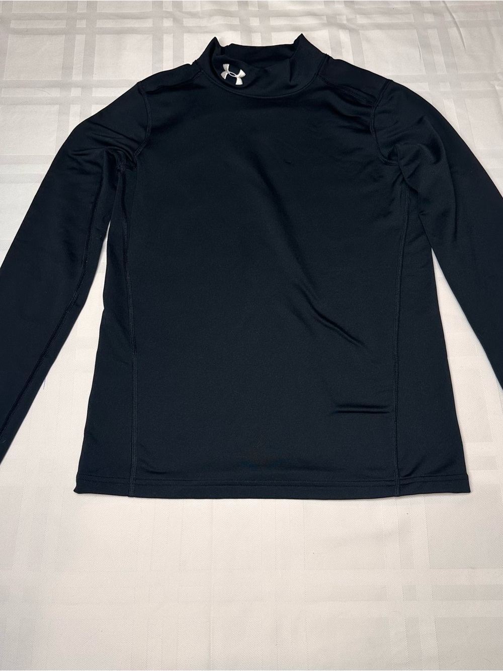 Under Armour Black ColdGear
Fitted Mock Neck Long Sleeve Shirt Youth XL YXL